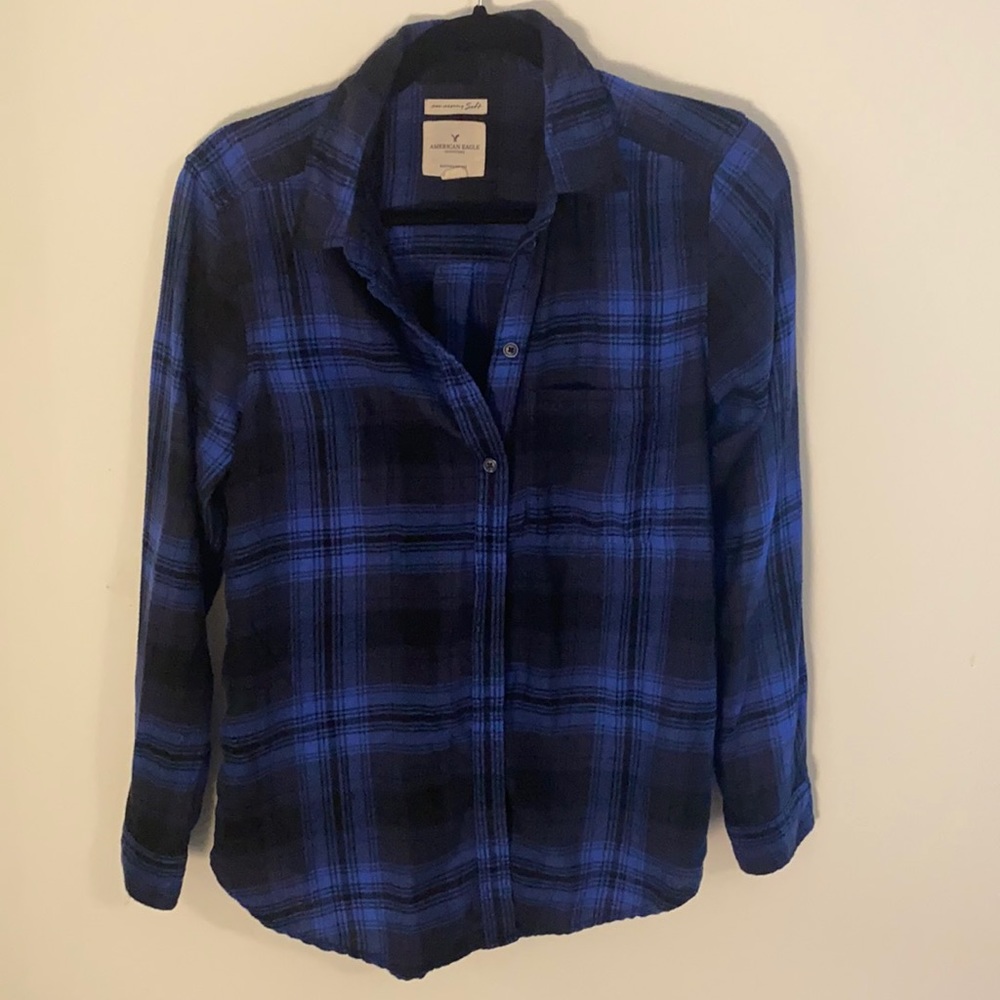American eagle black and blue plaid boyfriend fit flannel (size medium)
